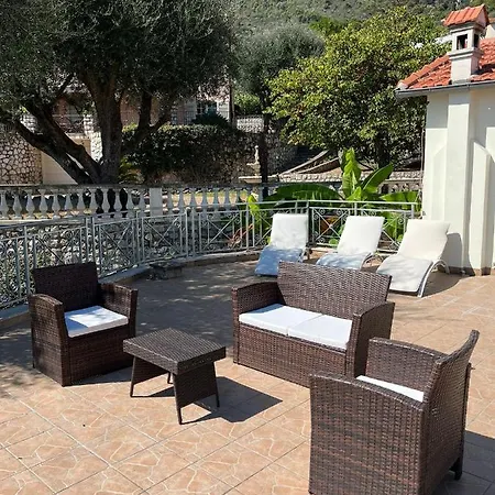 Villa Eden Cap : A Delightful 11 Adults Just One Km Away From Monte Carlo Station *